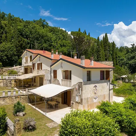 מלון דירות Borgo Le Querciolaie 4*