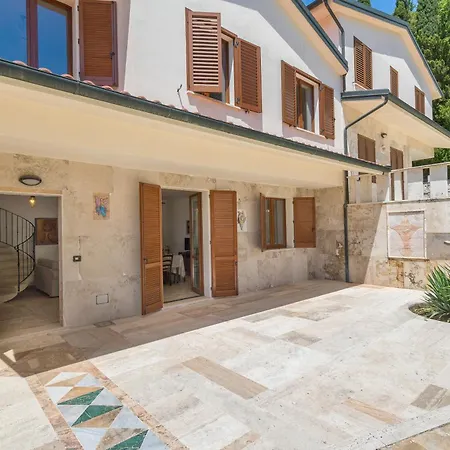 Lejlighedshotel Borgo Le Querciolaie