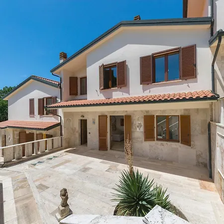 Borgo Le Querciolaie Lejlighedshotel *