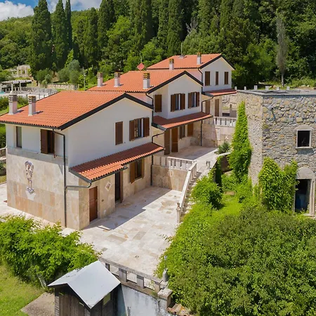Borgo Le Querciolaie מלון דירות 4*
