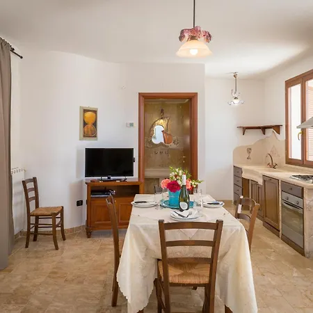 Aparthotel Borgo Le Querciolaie Monteverdi Marittimo