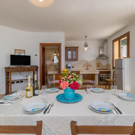 Borgo Le Querciolaie Aparthotel 4*