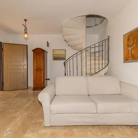 Borgo Le Querciolaie Aparthotel *