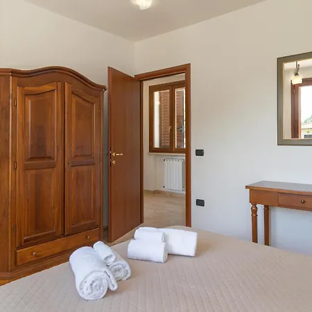Borgo Le Querciolaie Aparthotel