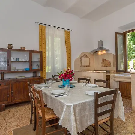 Borgo Le Querciolaie Aparthotel