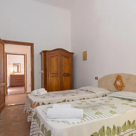 Aparthotel Borgo Le Querciolaie 4*